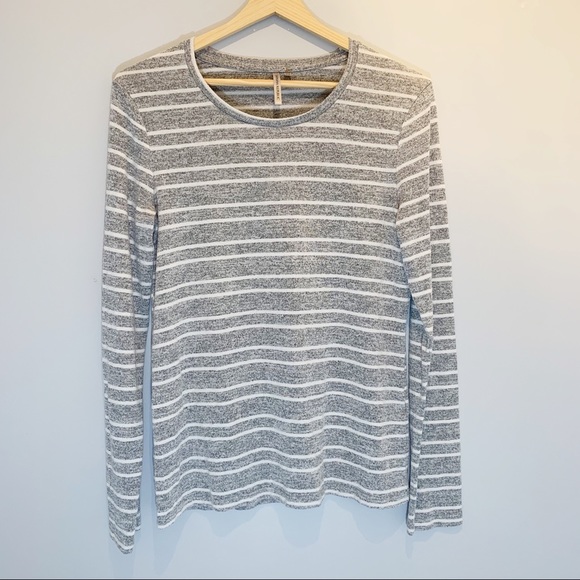 Banana Republic | “The Signature” Striped Tee - Picture 2 of 7